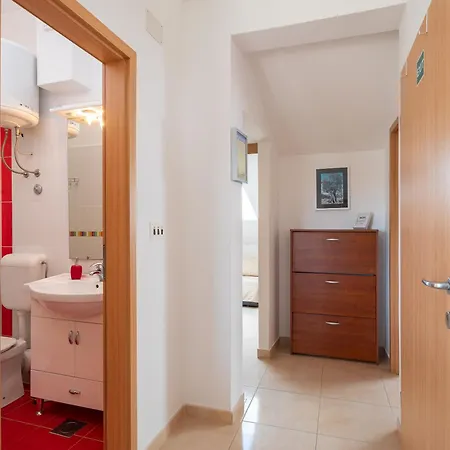 Vucica, Apartment *