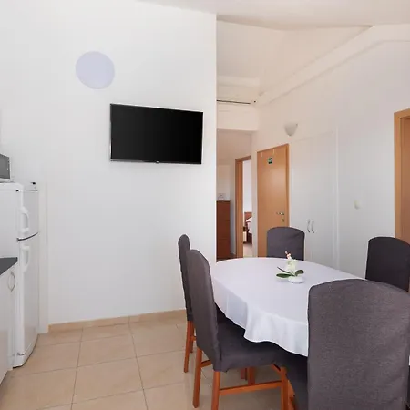 Vucica, Apartment