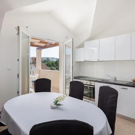 Vucica, Apartment *