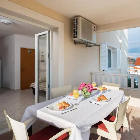 Vucica, Apartment