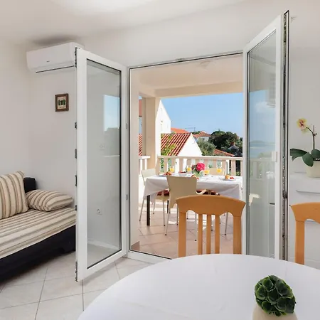 Vucica, Apartment